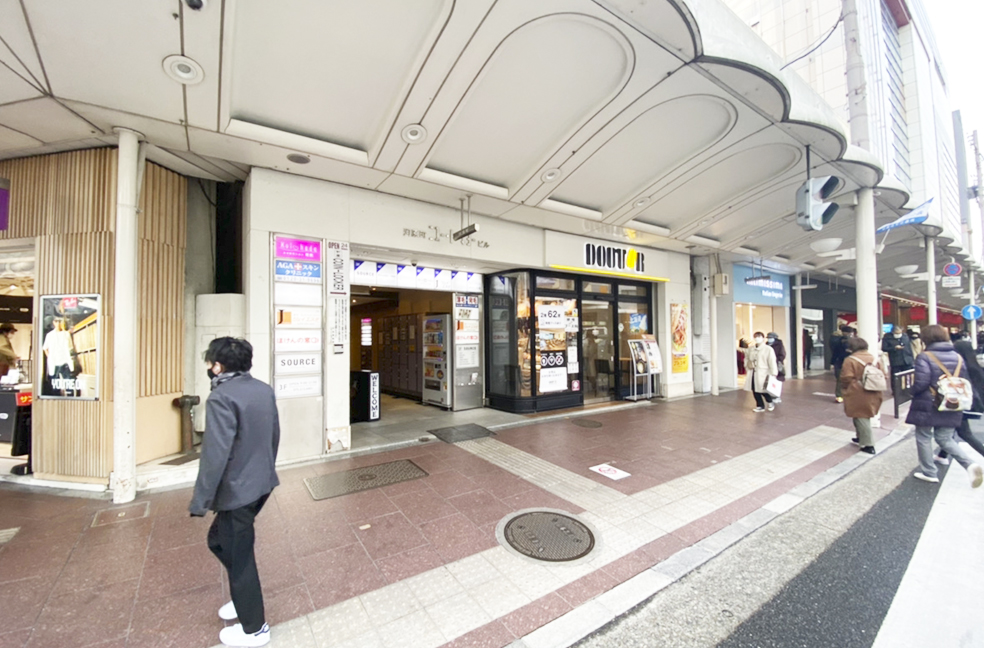 「ドトールコーヒーショップ京都四条河原町店」を左手にまっすぐお進みください。