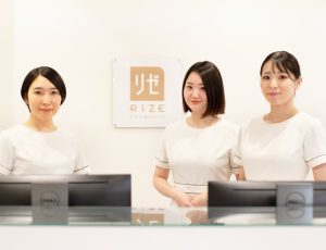 リゼクリニックは医療脱毛のプロとして、ニードル脱毛の「痛み」への不安に寄り添い、丁寧な施術・対応を行います
